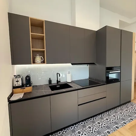 Carducci Dreams Including Free Parking Fast Fibra * 的里雅斯特