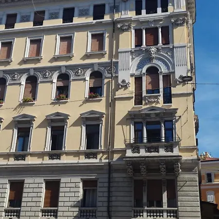 Carducci Dreams Including Free Parking Fast Fibra Apartment Triest